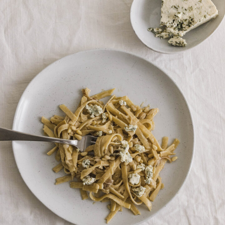 Easiest Blue Cheese Sauce Pasta - MAY EIGHTY FIVE