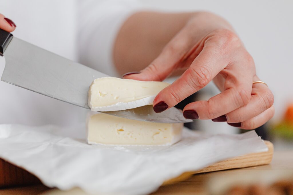 What does Brie Taste Like? A Guide to the Taste and Uses of Brie Cheese