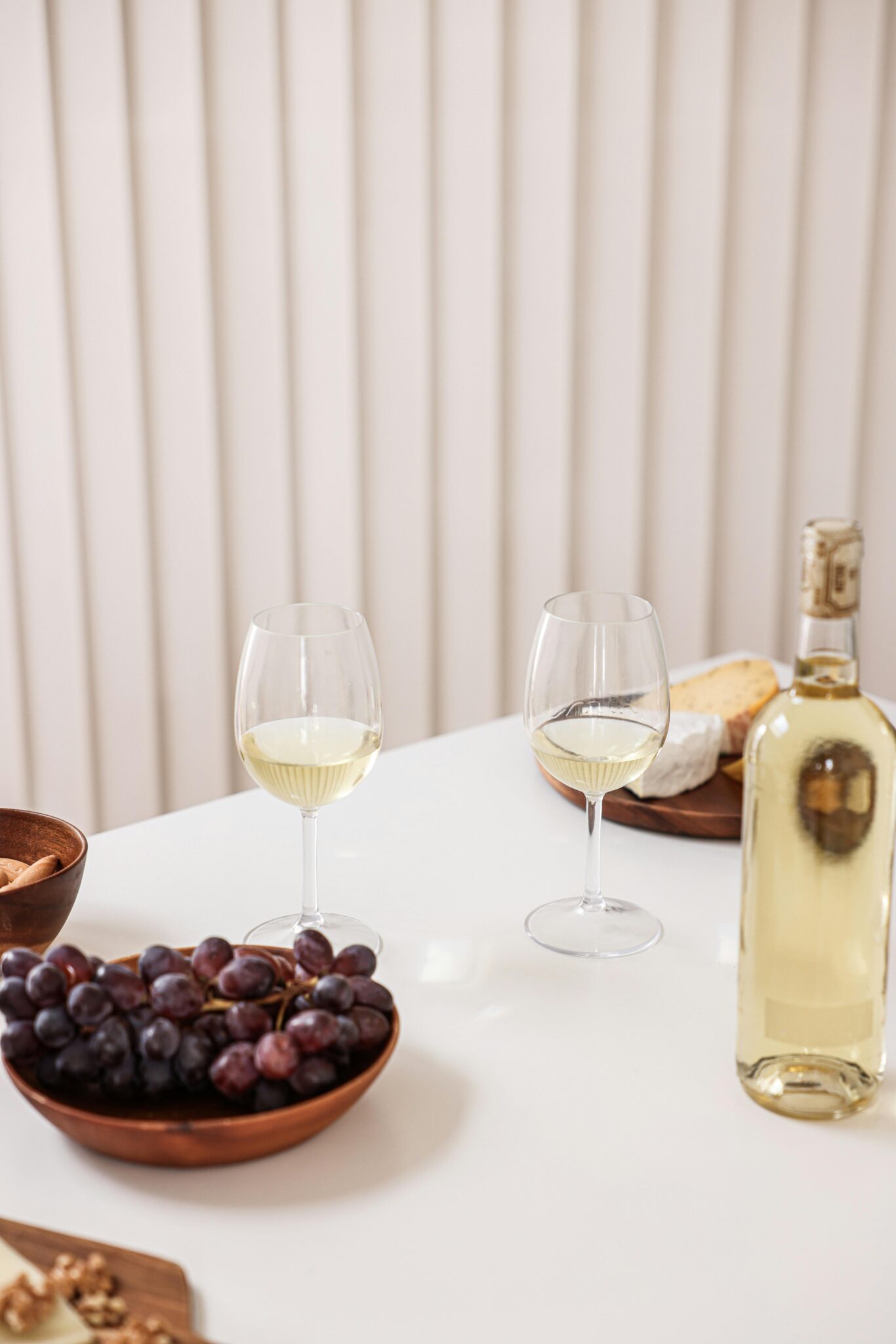 Sauvignon Blanc vs. Pinot Grigio: A Simple Wine Guide - MAY EIGHTY FIVE